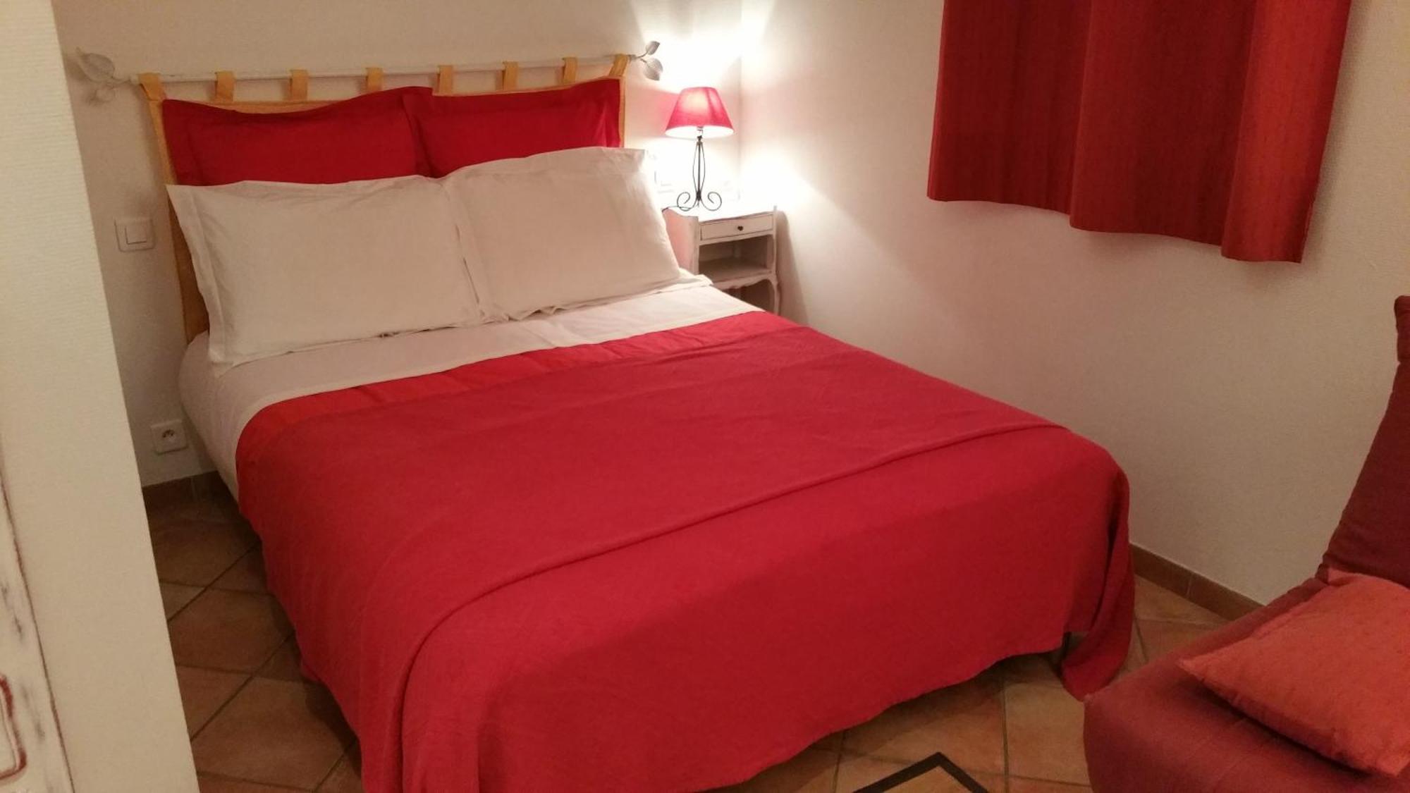 La Cigale Sous L'Olivier Bed & Breakfast Le Castellet  Exterior photo